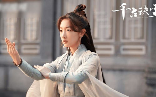 周冬雨古裝造型爭議不斷 服裝質感引吐槽，配角風采更勝一籌